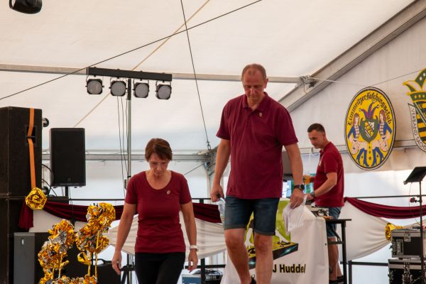 sommerfest25sa-1361A726C30-B8E4-8786-15B1-4A3FB8AF961D.jpg