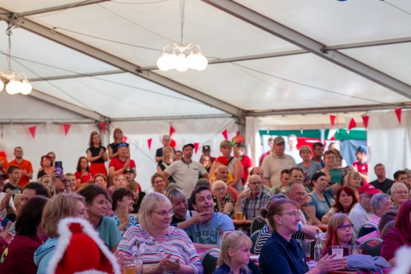 sommerfest25sa-202C34AC296-A798-2F3D-01E8-3FD0EAEFA73C.jpg