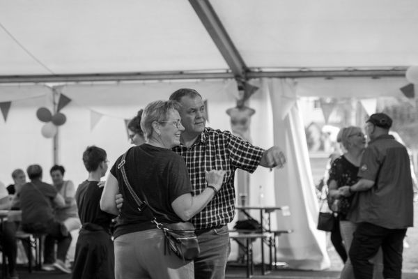 sommerfest25sa-234D0E8F498-7293-E87F-4AD1-B1B755F91A99.jpg