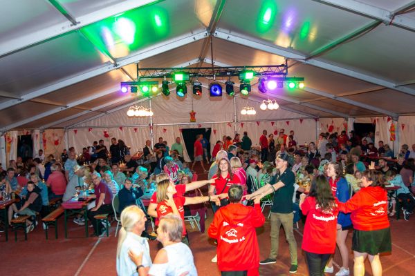 sommerfest25sa-50524525992-B3A3-3949-FF65-3E595B60912F.jpg