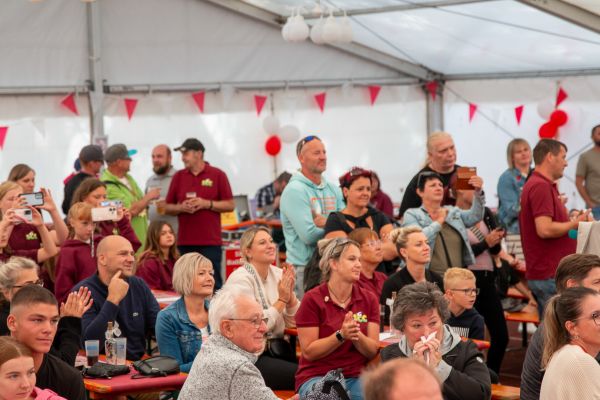 sommerfest25so-1459B5DA43E-7AC8-FB2A-F546-7A2DA0E98CB2.jpg