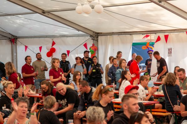sommerfest25so-2837BD9DE56-7929-E566-0365-0403F2E359F8.jpg