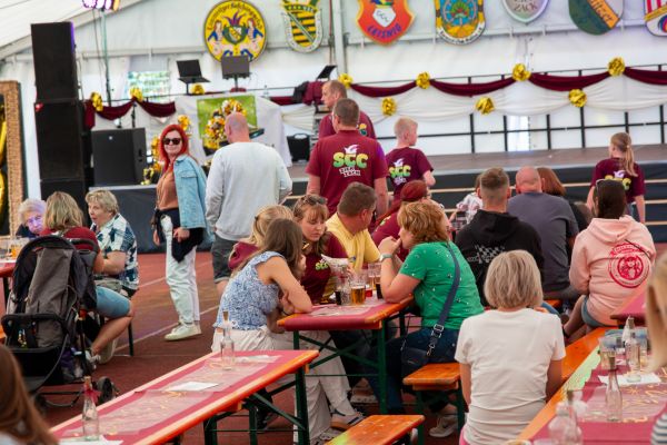 sommerfest25so-449DBB22AA4-88DF-94C0-823D-335E5D00FCE8.jpg