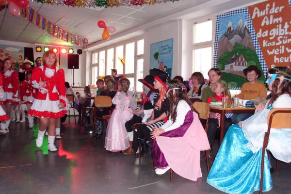 kinderfasching-2012-1225996D320-0FDA-B8F9-60CC-3F534A2E0C76.jpg