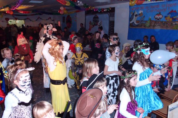 kinderfasching-2012-17326CF7736-7933-821D-1BB1-24DCC35EE9FC.jpg