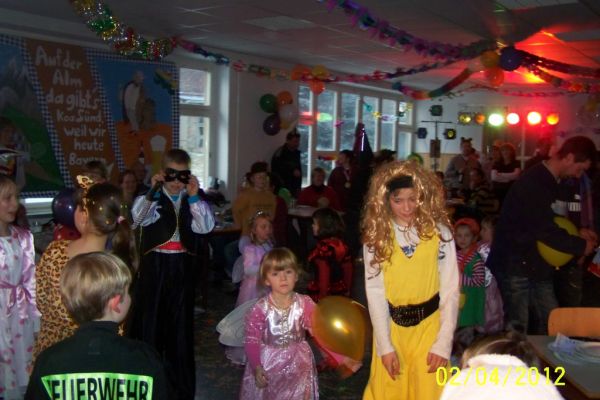 kinderfasching-2012-177FB326930-5BB8-1E54-343E-D869C2BA752F.jpg