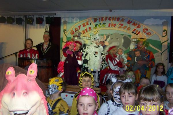 kinderfasching-2012-1791D16F656-DA8B-AF72-7A43-852311BCC2FB.jpg
