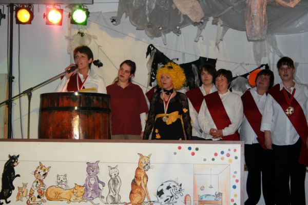 weiberfasching-2012-108B383BBBC-2044-A661-CDC7-012A6D314752.jpg