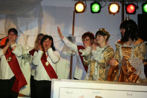 weiberfasching-2012-112CB68D0E6-4A4F-B9BE-2916-619FFED88573.jpg
