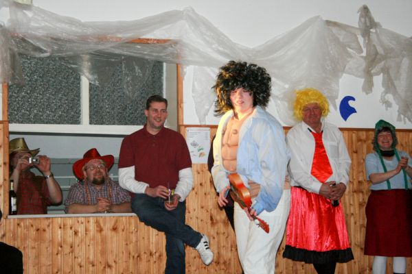 weiberfasching-2012-2070177A631-5016-5EEA-4834-BD0CCD29E59D.jpg
