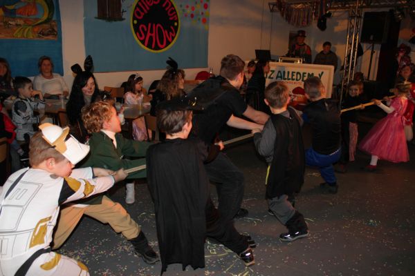 kinderfasching-2013-1786F17F89D-5FE5-F9BB-255C-0A1BA2382937.jpg
