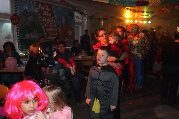 kinderfasching-2013-22818C03D44-E2E7-260E-67D6-74FAA92C69AF.jpg