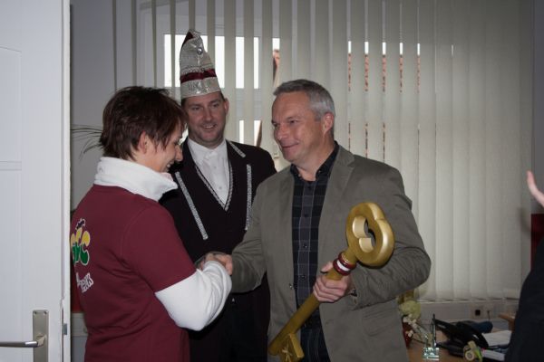 schluesseluebergabe-2013-102AF834778-6174-12B8-E836-516A454E2283.jpg