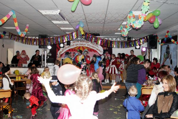 kinderfasching-2014-174D3273B16-D7B4-A2C4-A226-FA14EB3C1A99.jpg