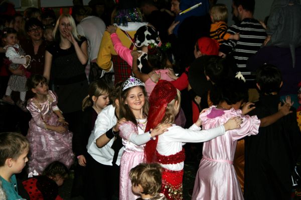 kinderfasching-2014-1904BBB7600-3582-26A6-9640-8E3043E21258.jpg