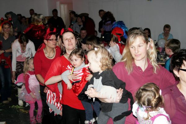 kinderfasching-2014-19891189457-CF2B-B2D3-2533-42CAD87A669C.jpg