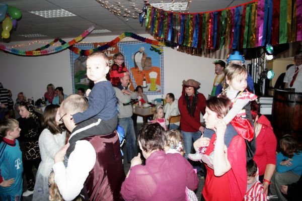 kinderfasching-2014-20124D13276-BEB4-BDD6-0DC8-175400EA2083.jpg