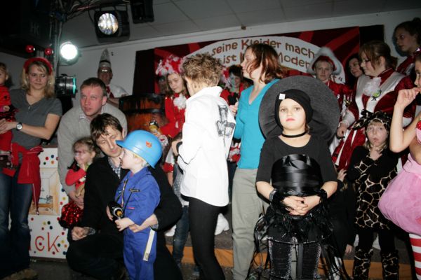 kinderfasching-2014-210FDFFB18E-163C-09E5-50AE-29294E24DF3D.jpg